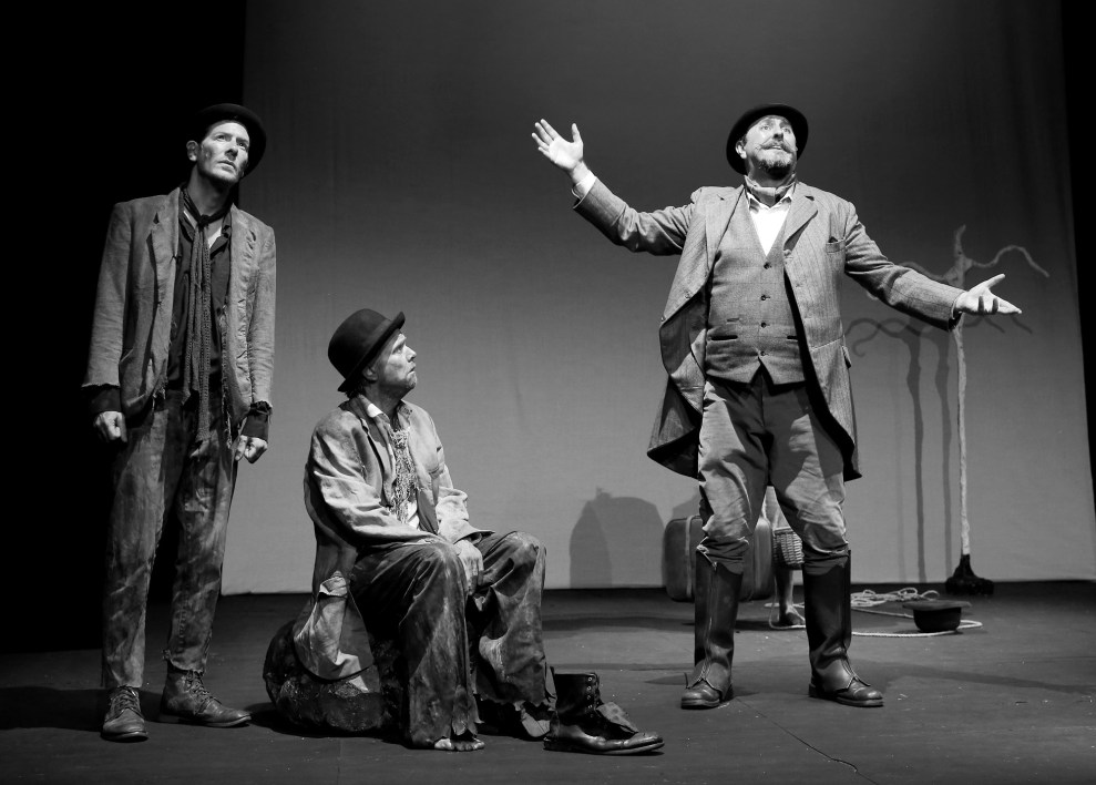 WaitingForGodot-20-PR-BW_BR5D9939